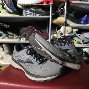 🔥 Brooks Ghost 13 Size 9.5 Gray and Black Men's Running Shoes Road Trainer